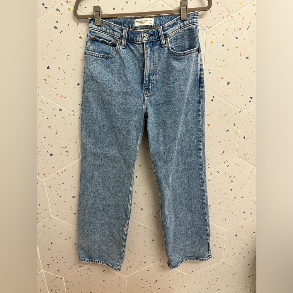 Abercrombie & Fitch The 90s Relaxed Jean High Rise Size 27/4s - Medium Marble